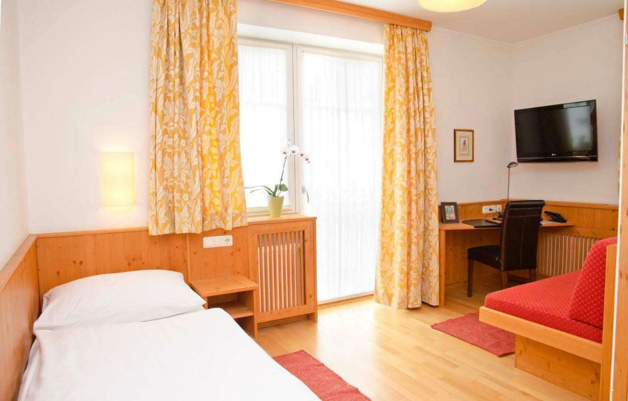 Hotel Gasthof Koenig Kremsmünster Exteriör bild